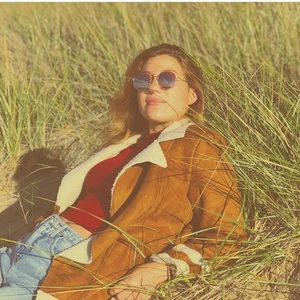 Meet your Posher, Monica